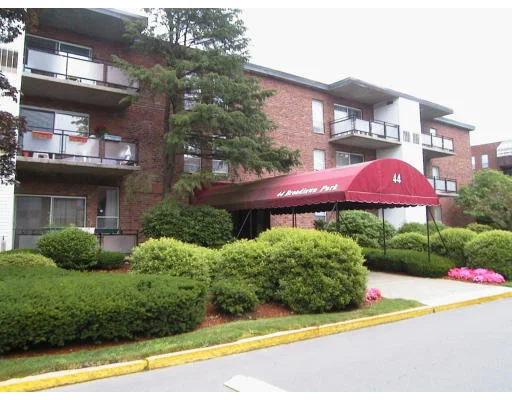 Unit for sale at 44 Broadlawn Park, Boston, MA 02467