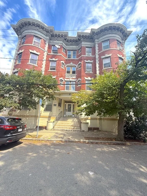 Unit for sale at 20 Huss Ct, Lynn, MA 01905