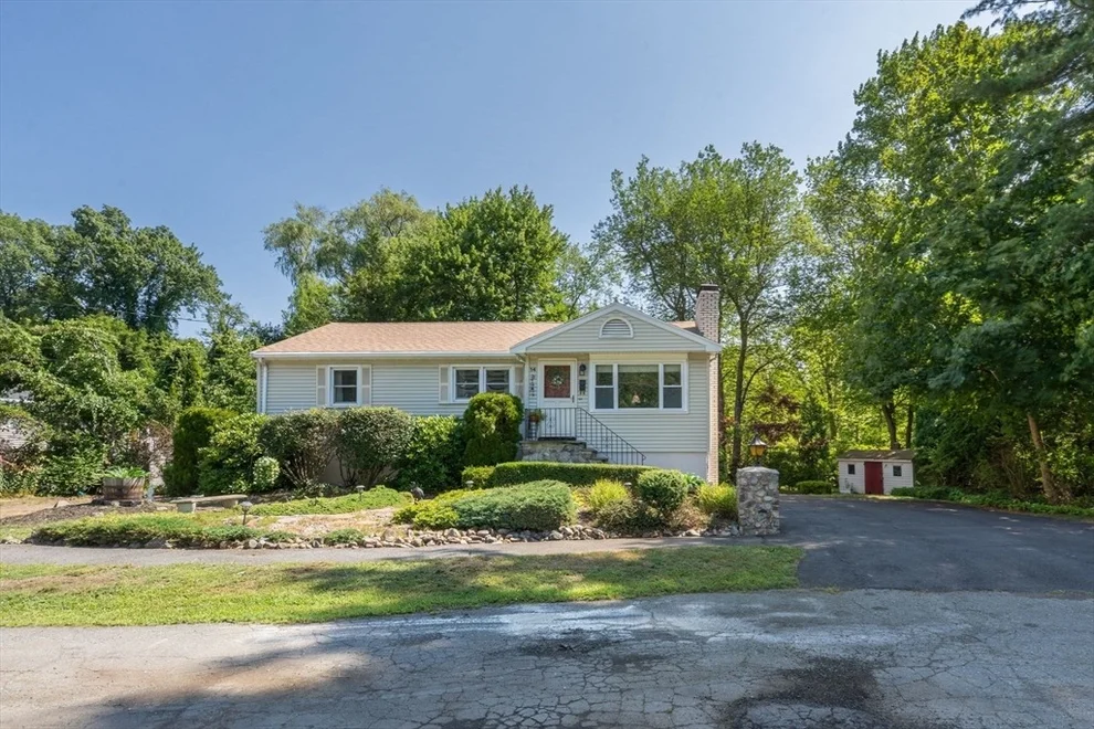 Unit for sale at 14 Crestwood Ln, Peabody, MA 01960