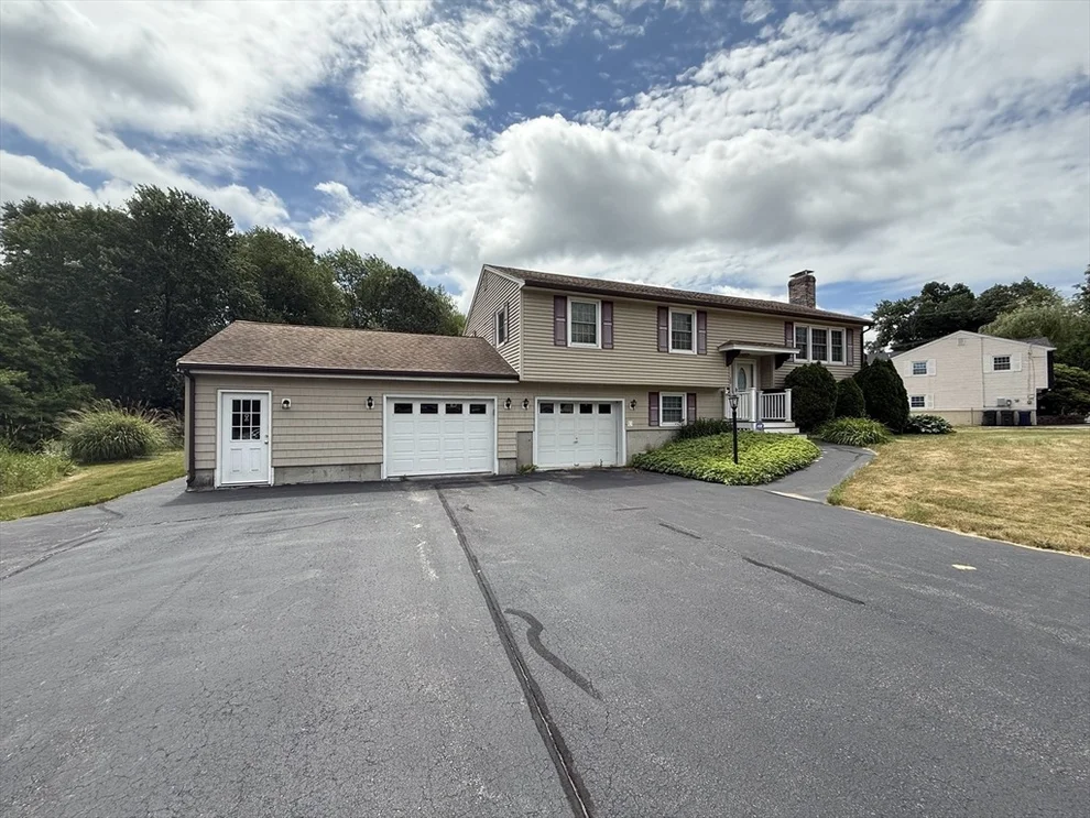 Unit for sale at 29 Cricket Lane, Dracut, MA 01826