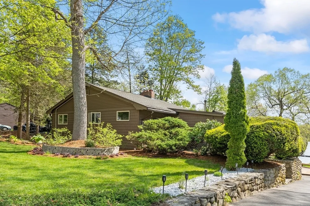 Unit for sale at 21 River Rd, Merrimac, MA 01860