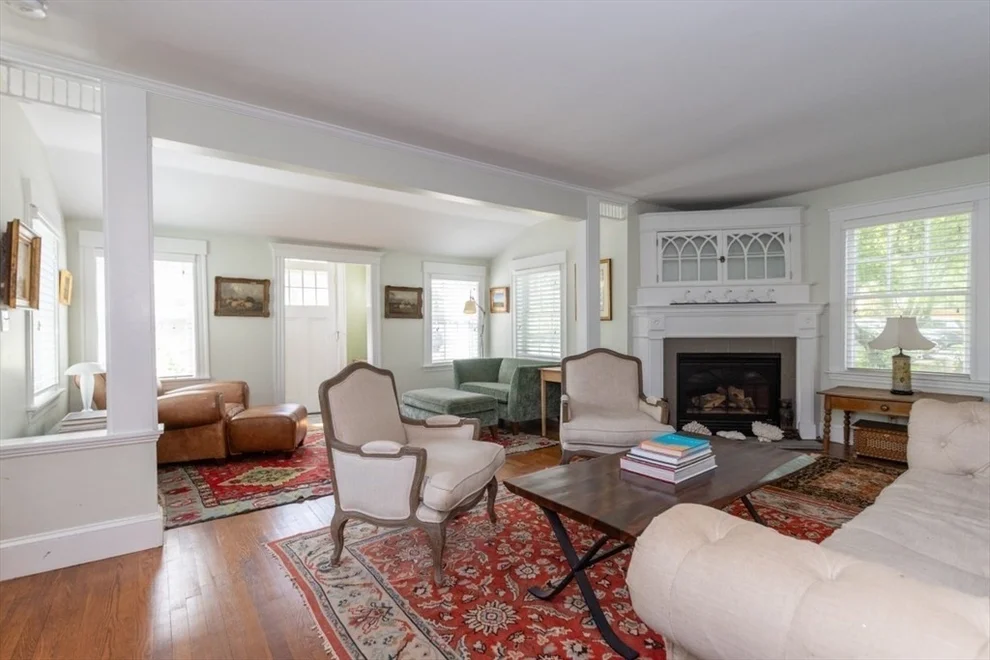 Unit for sale at 6 Willow Street, Wellesley, MA 02481