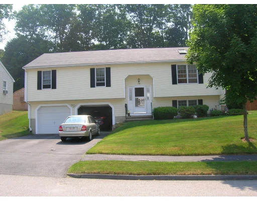 Unit for sale at 19 Corinth Dr, Worcester, MA 01606