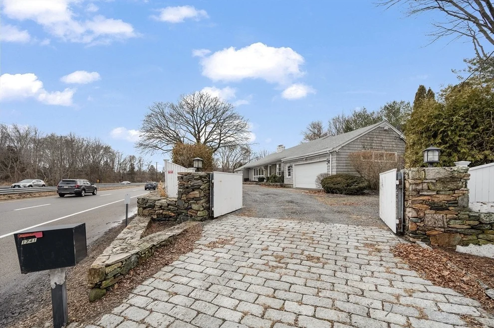 Unit for sale at 1741 Wampanoag Trl, Barrington, RI 02806
