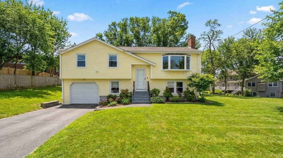 Unit for sale at 4 Gangi Ter, Woburn, MA 01801