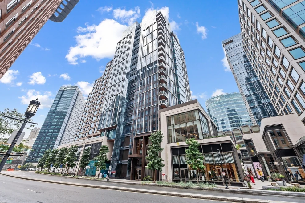 135 Seaport Boulevard