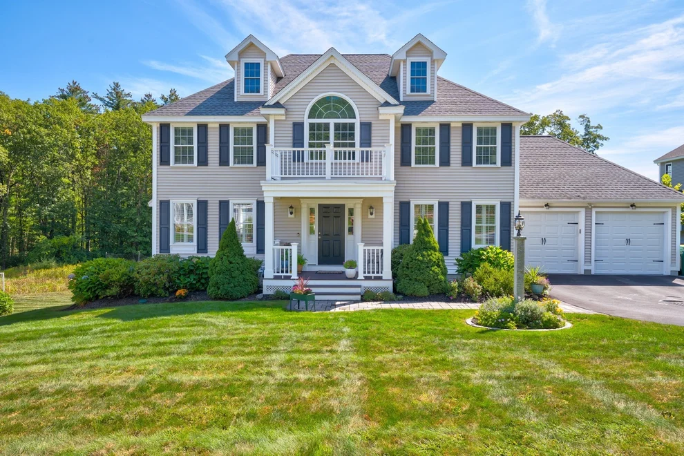 Unit for sale at 5 Mcintosh Ln, Littleton, MA 01460