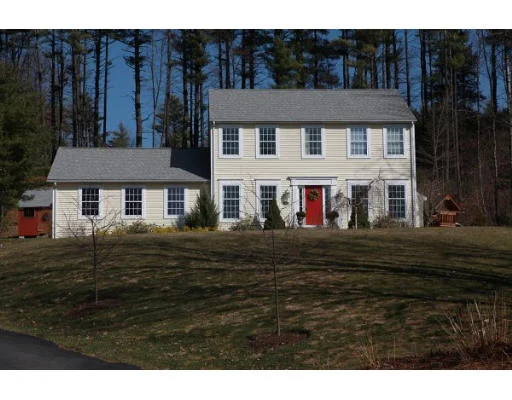 Unit for sale at 18 South Rd, Sturbridge, MA 01566