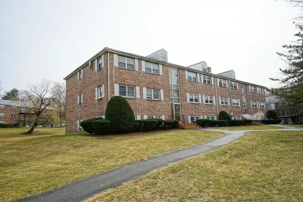 Unit for sale at 25 Edgelawn Ave, North Andover, MA 01845