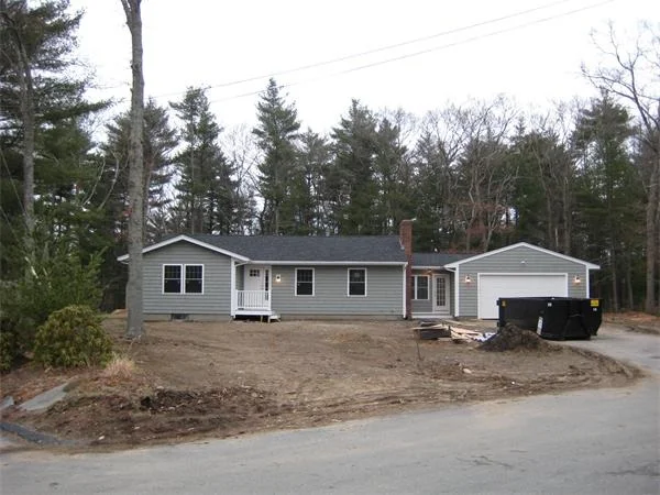 Unit for sale at 128 Sherwood Cir, East Bridgewater, MA 02333
