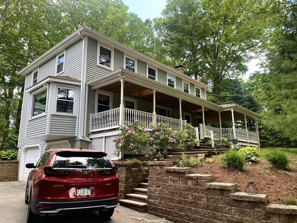Unit for sale at 15 Shufelt Rd, Walpole, MA 02071