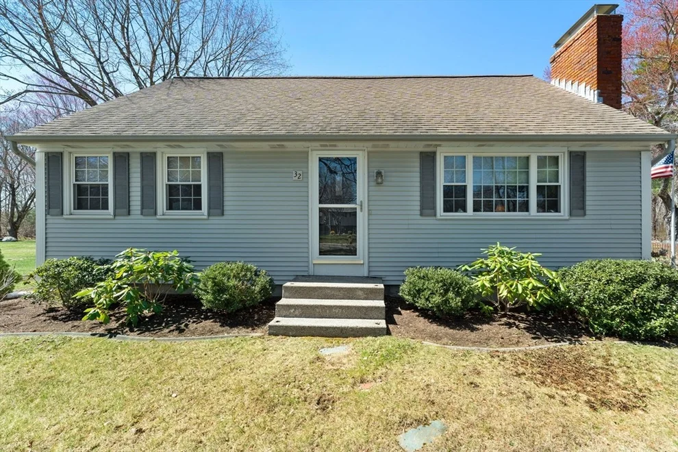 Unit for sale at 32 Tomlinson, Attleboro, MA 02703