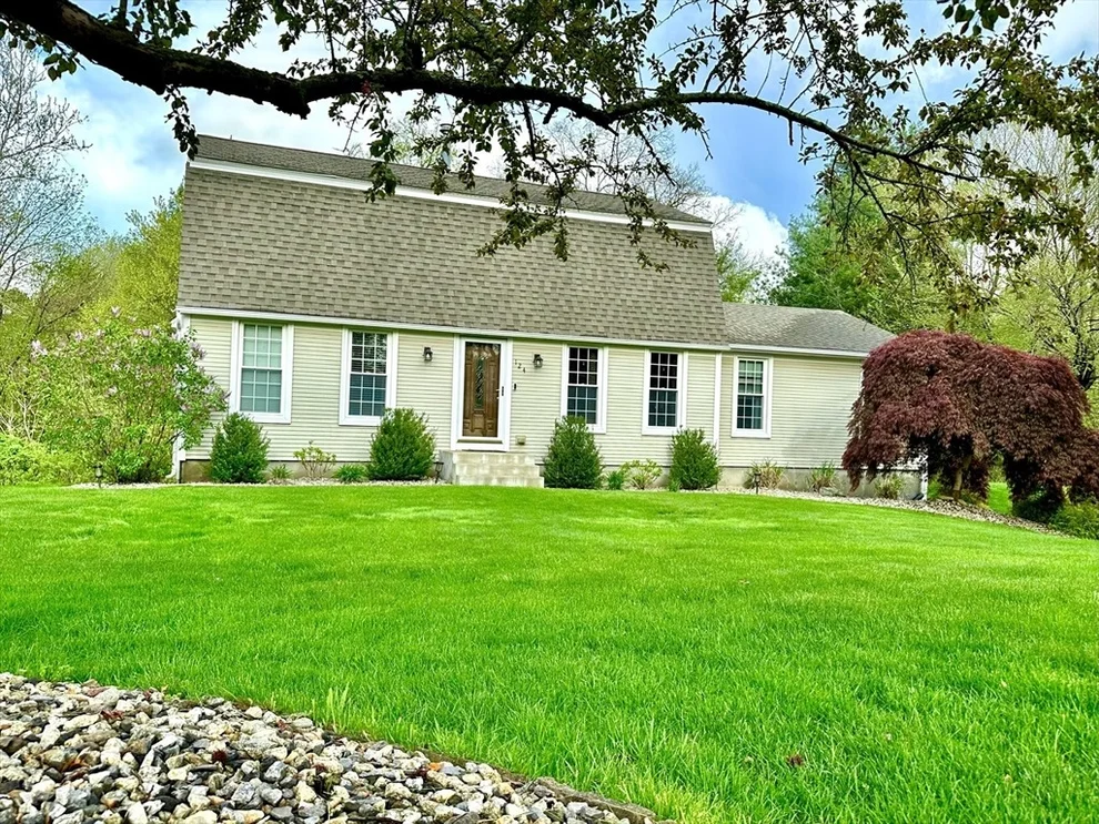 Unit for sale at 124 Robin Ridge Dr, Agawam, MA 01030
