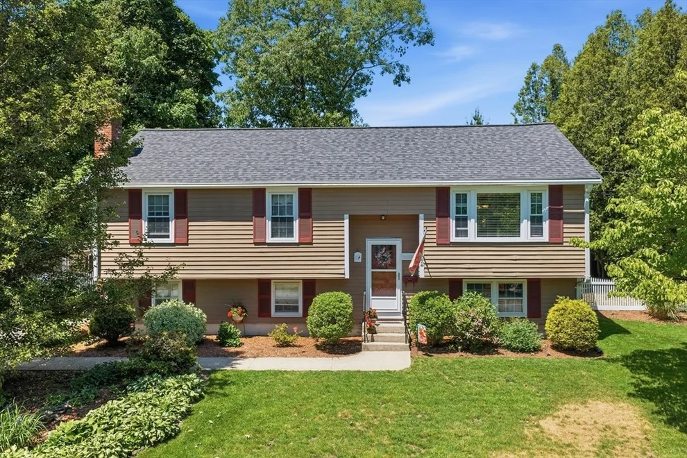 Unit for sale at 22 Lindale Ave, Weymouth, MA 02191