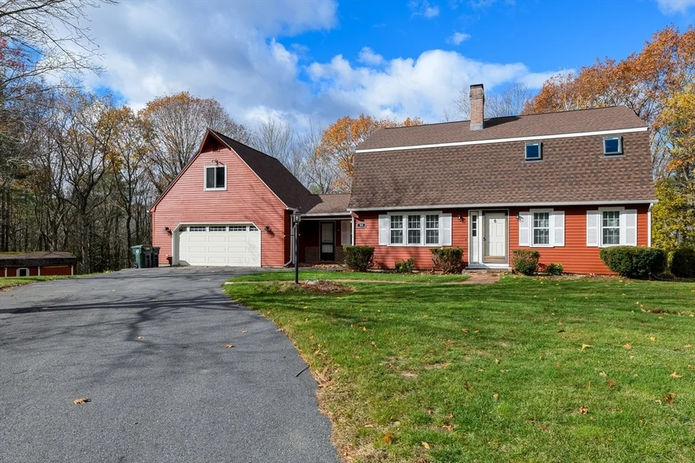 Unit for sale at 33 Thorny Lea, Holden, MA 01520