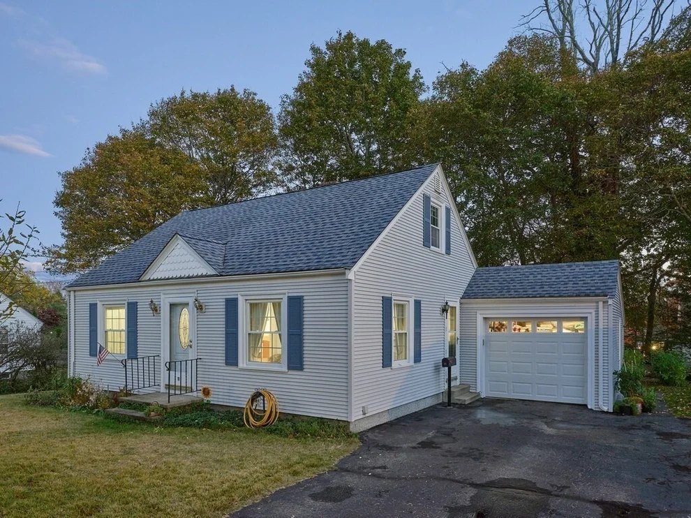 Unit for sale at 11 Inwood Rd, Auburn, MA 01501