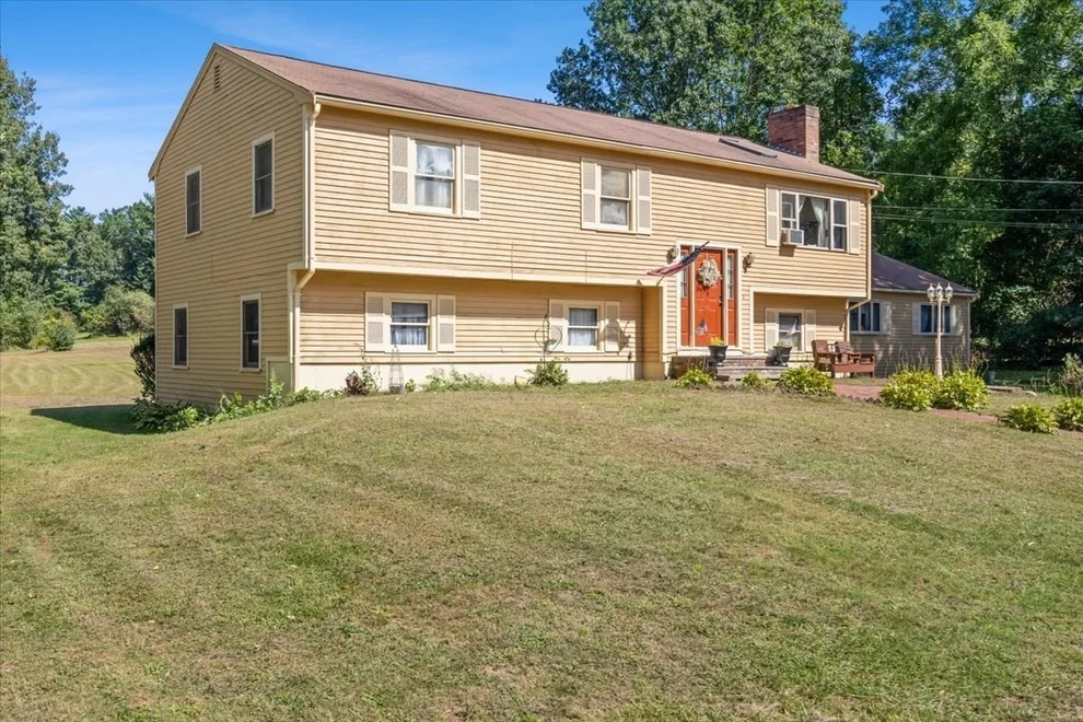 Unit for sale at 95 Crooked Ln, Lakeville, MA 02347