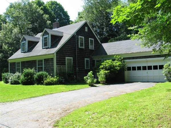 Unit for sale at 1 Paddock Ln, Hamilton, MA 01982