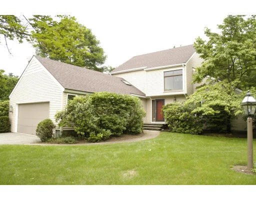 Unit for sale at 4 Rourke Ln, Lynnfield, MA 01940