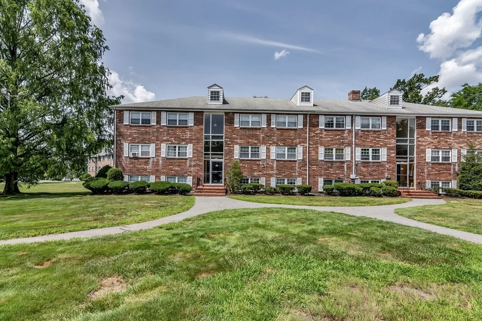 Unit for sale at 55 Fernview Ave, North Andover, MA 01845