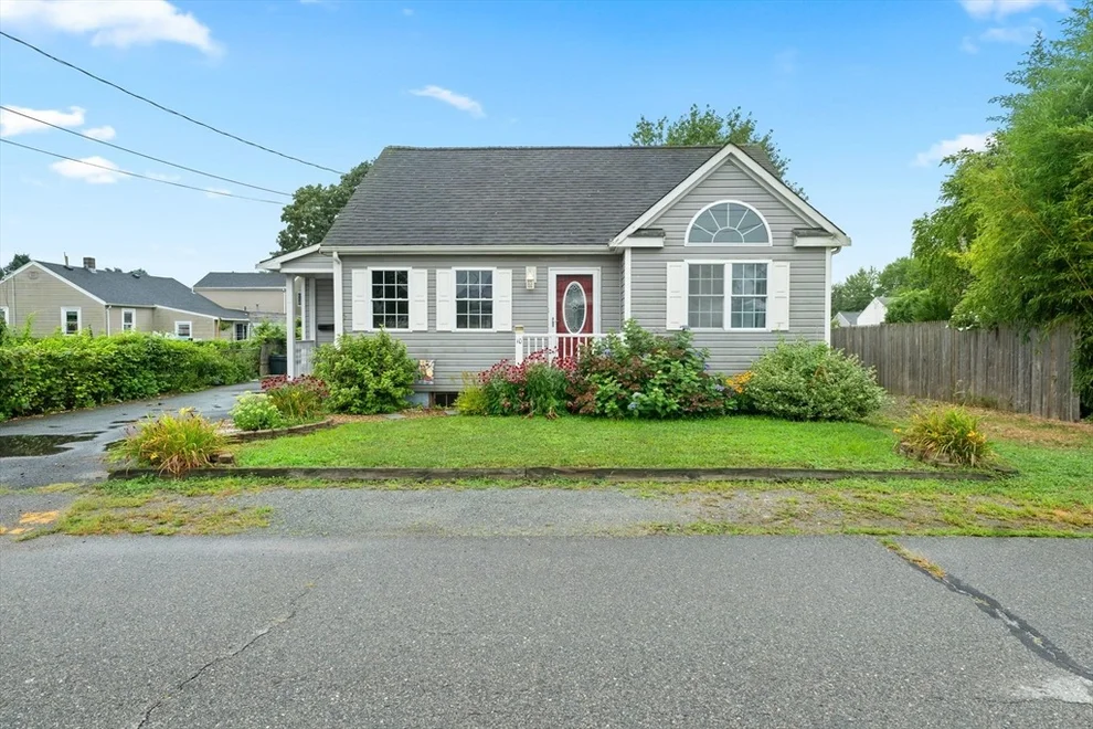 Unit for sale at 10 Fourth St, Swansea, MA 02777