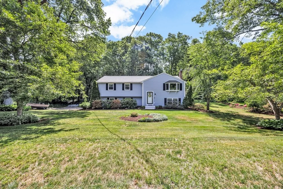 Unit for sale at 6 Woodvale Ave, Plymouth, MA 02360