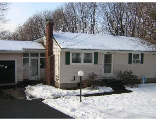 Unit for sale at 824 Lincoln St, Franklin, MA 02038
