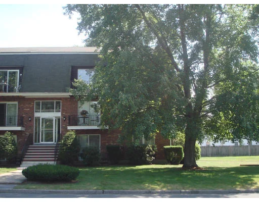 Unit for sale at 5 Pilgrim Cir, Methuen, MA 01844