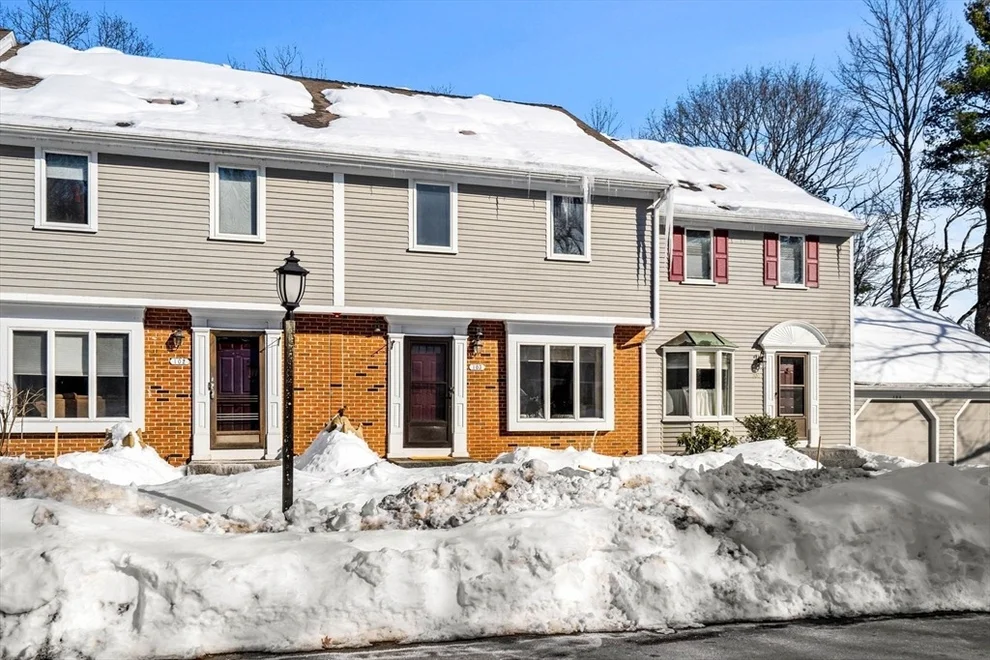 Unit for sale at 103 Foxwood Circle, Peabody, MA 01960
