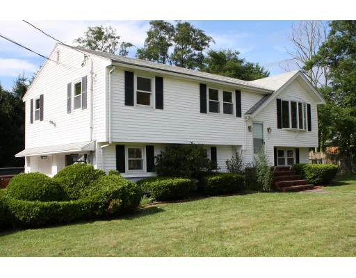 Unit for sale at 17 Village Gate Dr, Bridgewater, MA 02324