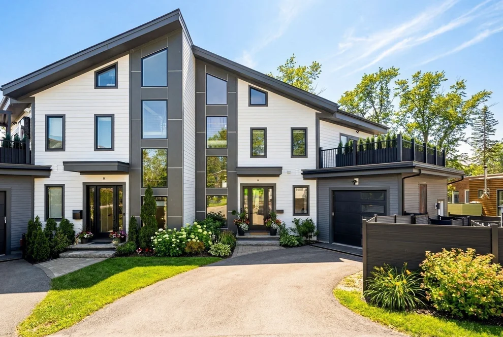 Unit for sale at 16-18 Josselyn Pl, Newton, MA 02461