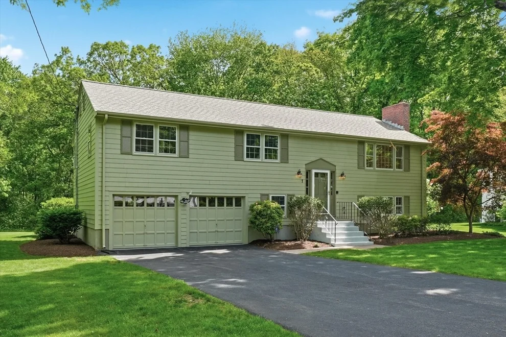 Unit for sale at 7 Blueberry Circle, Framingham, MA 01701