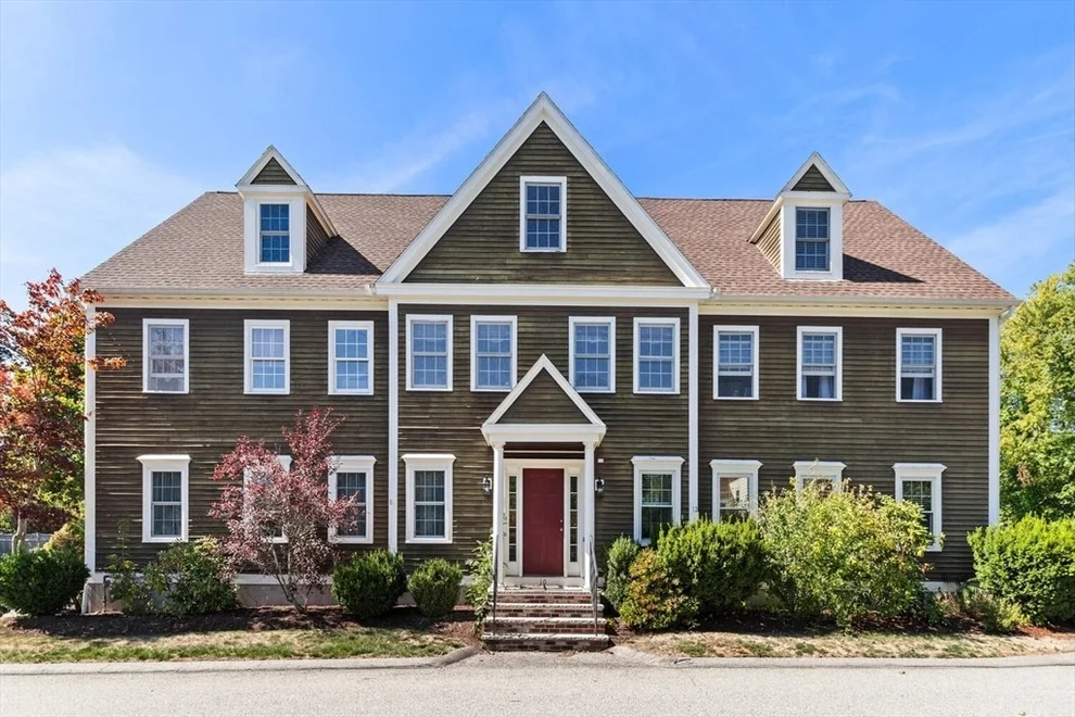 Unit for sale at 10 Olde Ipswich Way, Ipswich, MA 01938