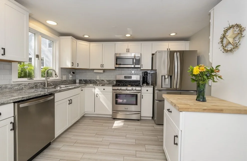Unit for sale at 1 Union Ct, Amesbury, MA 01913