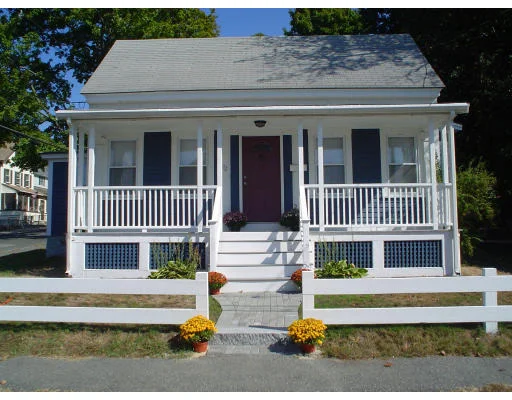 Unit for sale at 22 Highland St, Woburn, MA 01801