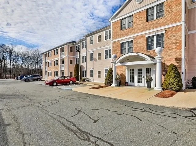 Unit for sale at 1 Millbrook Lane, Wakefield, MA 01889