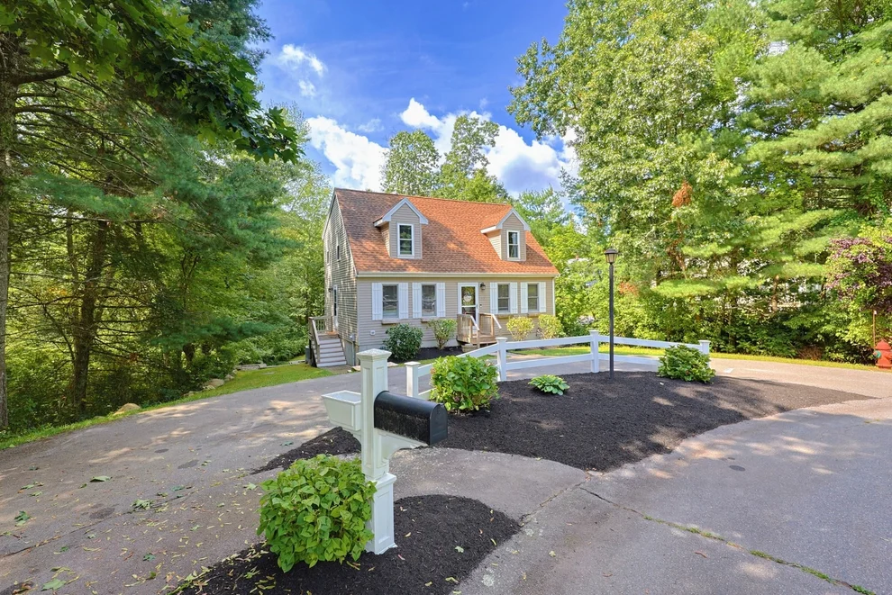 Unit for sale at 22 Starrett Ave, Middleboro, MA 02346