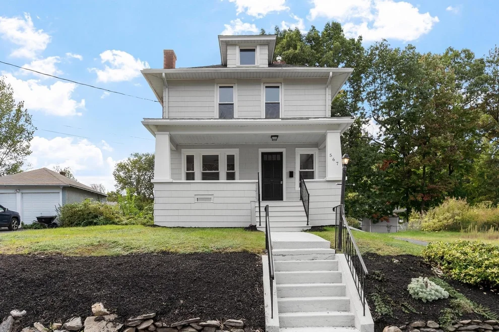 Unit for sale at 567 Milk St, Fitchburg, MA 01420