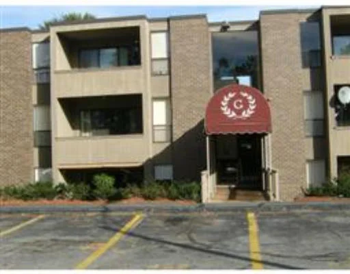 Unit for sale at 62 Shrewsbury Green Dr, Shrewsbury, MA 01545