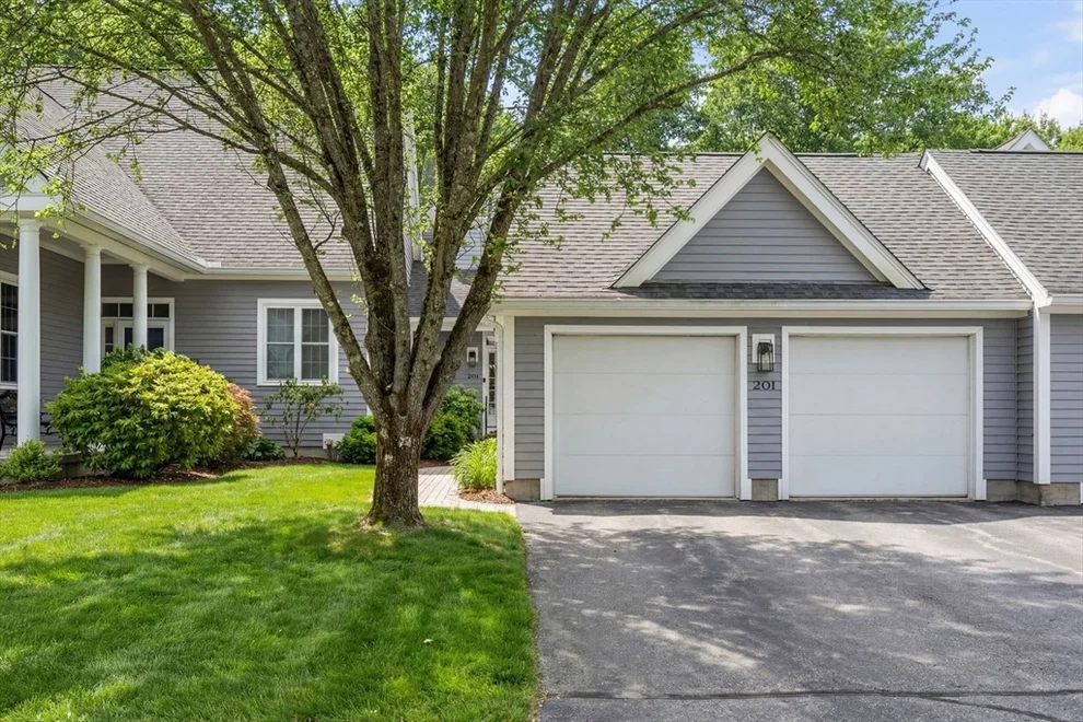 Unit for sale at 201 Willow Brook Dr, Wayland, MA 01778