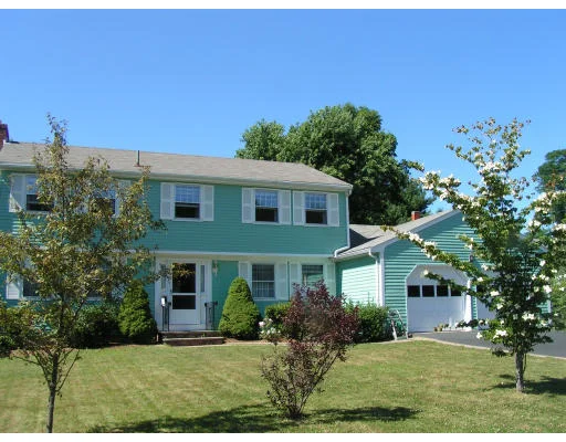 Unit for sale at 9 Spillers Ln, Ipswich, MA 01938