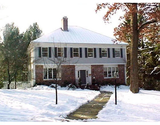 Unit for sale at 33 Maugus Ave, Wellesley, MA 02482