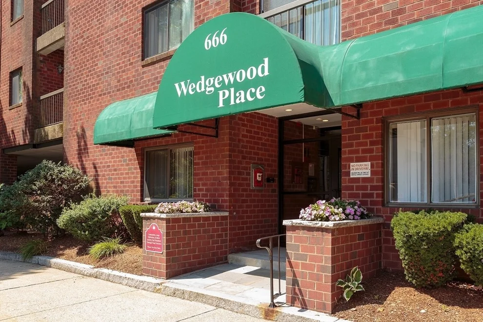 Unit for sale at 666 Main Street, Winchester, MA 01890