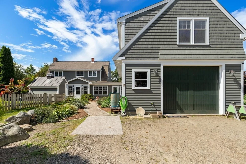 Unit for sale at 18 Holly St, Gloucester, MA 01930