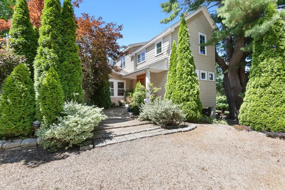 Unit for sale at 11 Beacon St, Amesbury, MA 01913