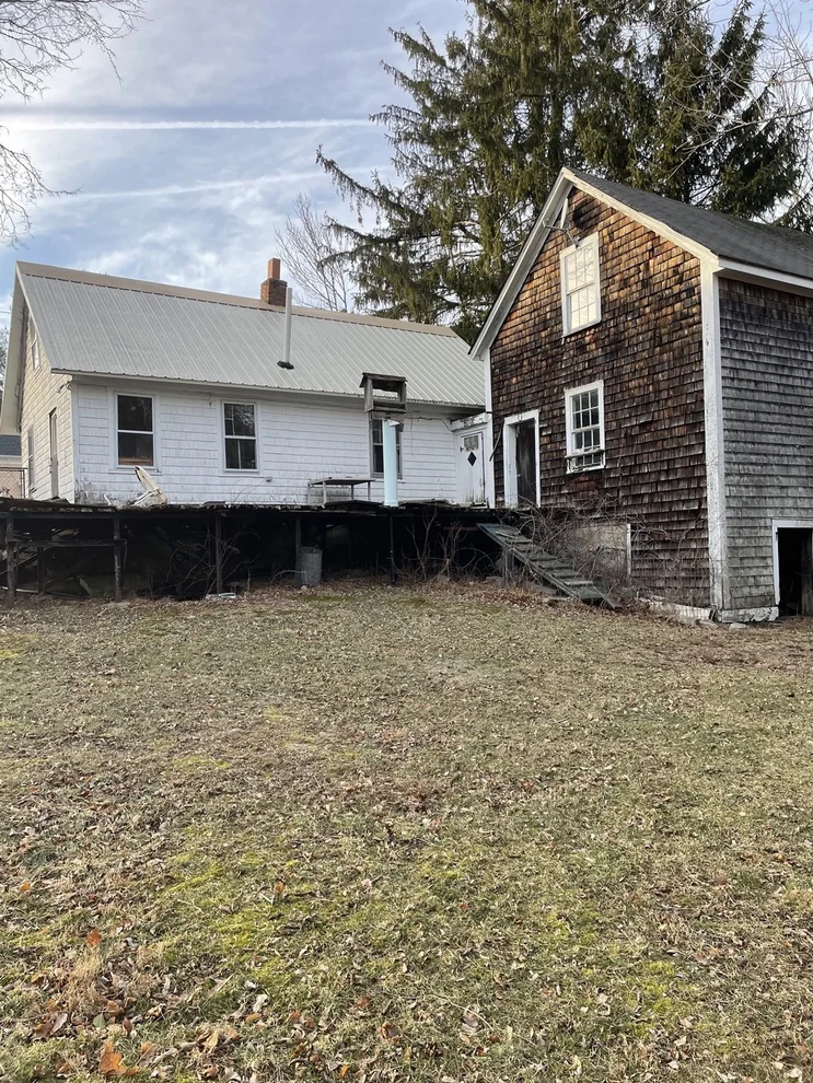 Unit for sale at 87 High St, Freetown, MA 02702