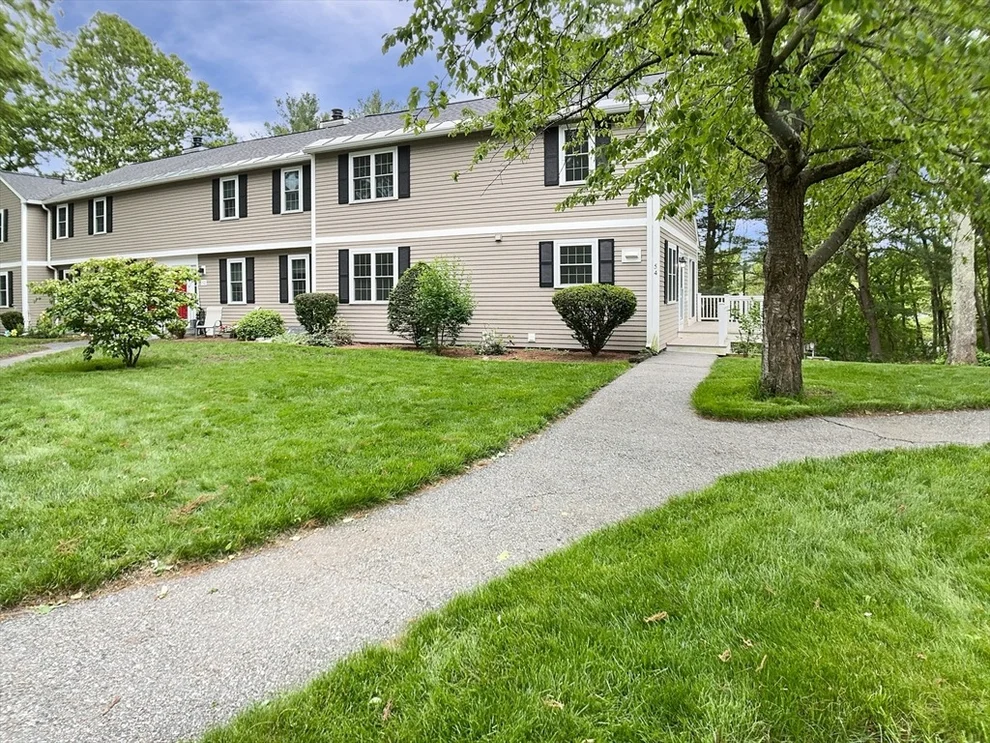Unit for sale at 54 Macintosh Ln, Boxborough, MA 01719