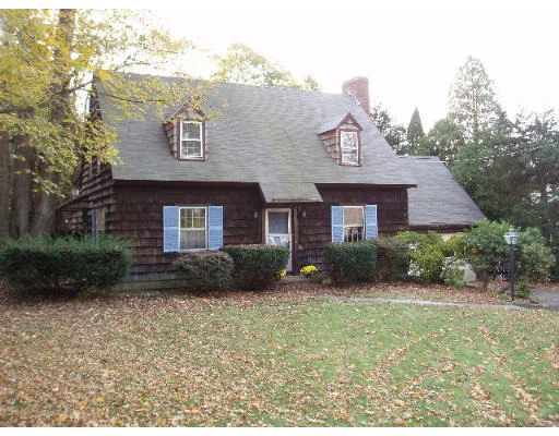 Unit for sale at 5 Longfellow Road, Wellesley, MA 02481