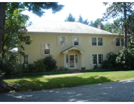 Unit for sale at 109 Old Orchard Road, Newton, MA 02467