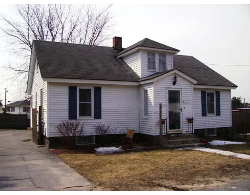Unit for sale at 13 Cross Ave, Methuen, MA 01844